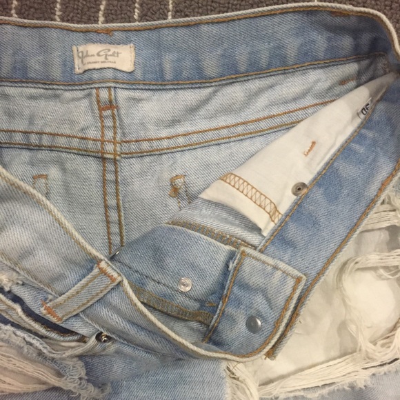 *SOLD* John Galt by Brandy Melville Jean Shorts - Picture 3 of 3