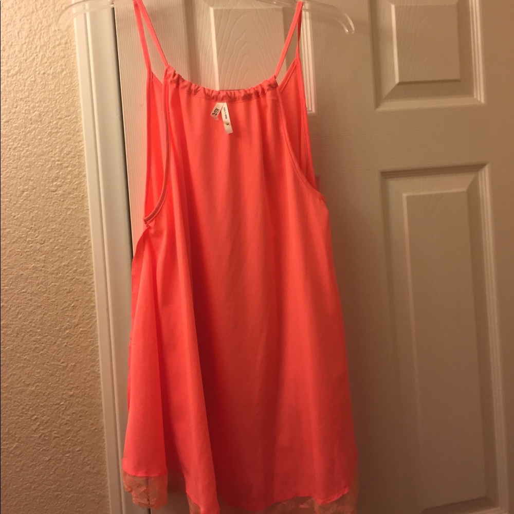 Loose shirt