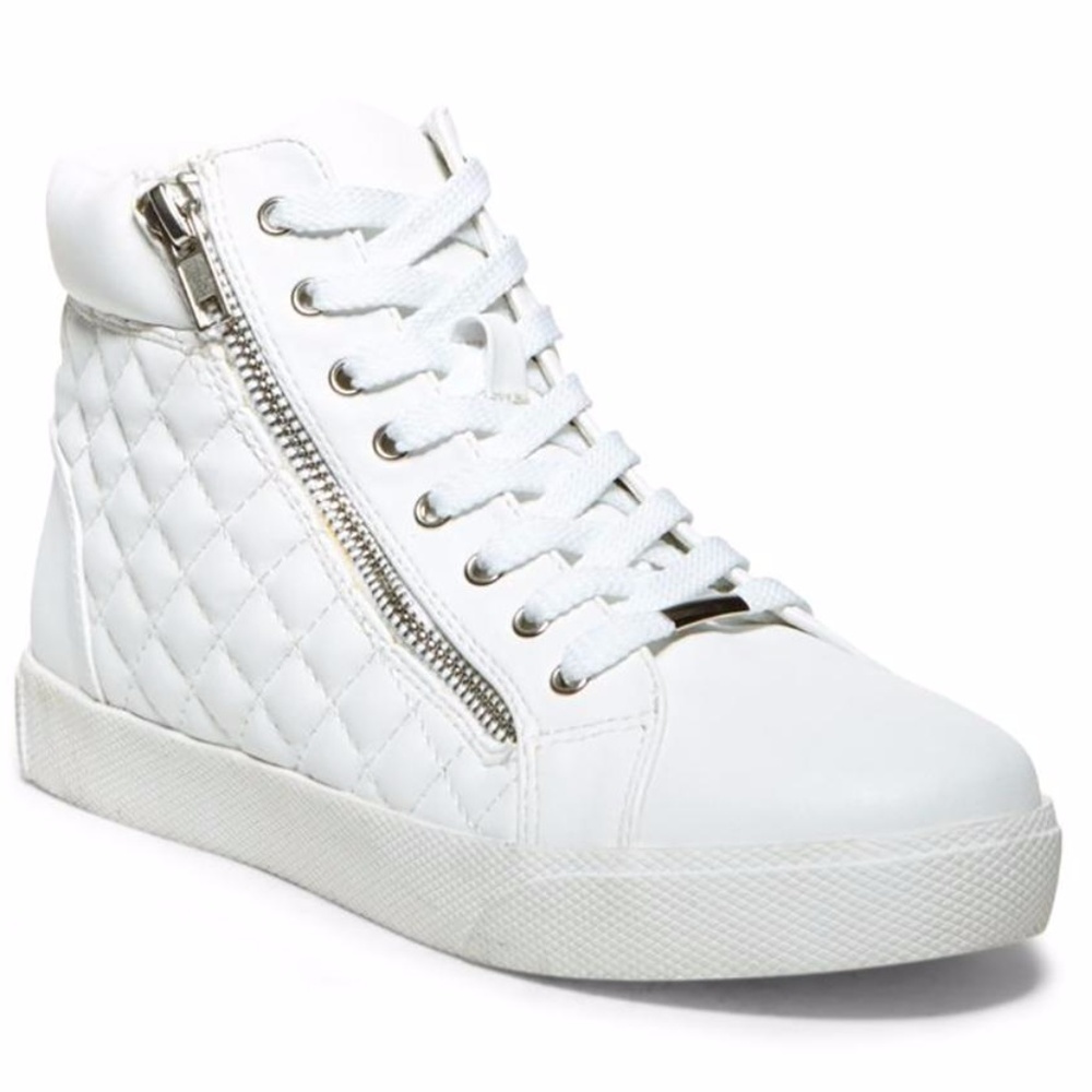 NEW Steve Madden Caffine Quilted Fashion Sneakers