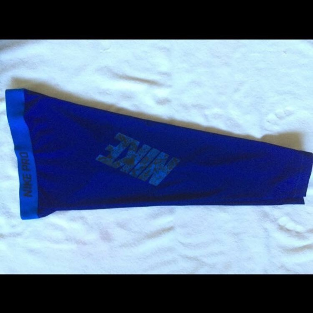 Blue Nike Capri Leggings