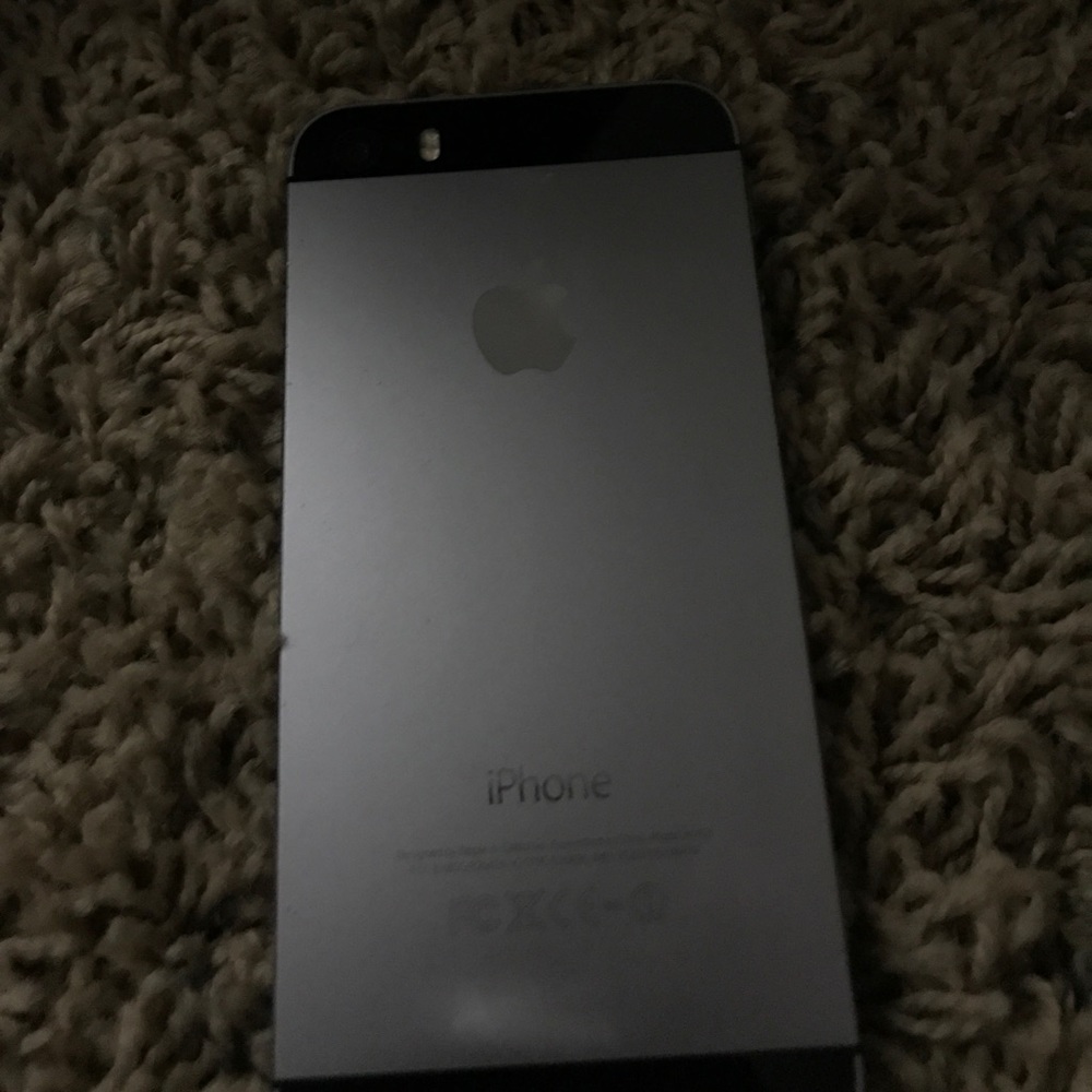 iPhone 5s - Picture 2 of 3