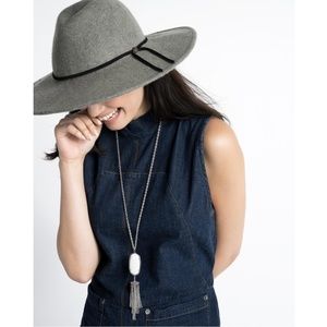 Kendra Scott Rayne Necklace In White Pearl