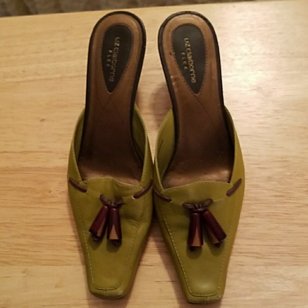 LIZ CLAIBORNE FLEX MULES