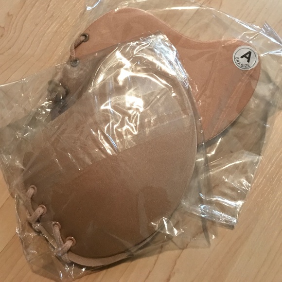 Lace up silicon push up invisible bra - Picture 3 of 3