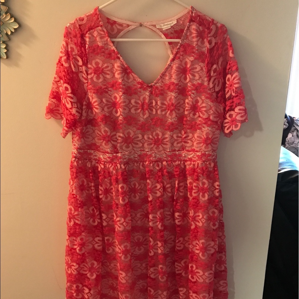 Lace maternity dress