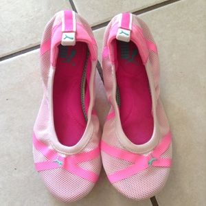 Puma flat shoes size 6