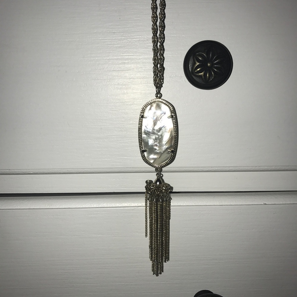 Kendra Scott necklace