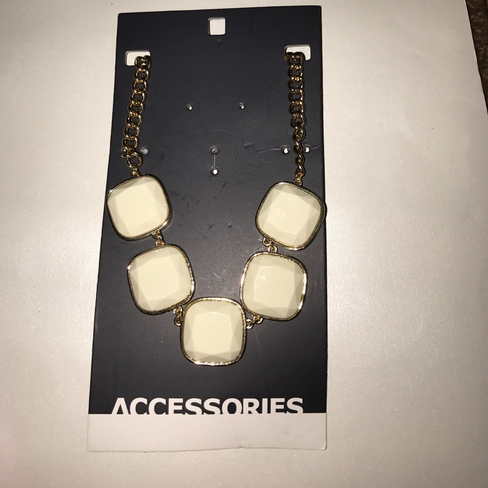 White statement necklace