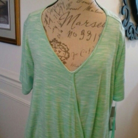 NEW APT 9 Cross Over Drape Short Sleeve Top 2X - Picture 2 of 8