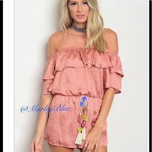 $6⭐️2 Left! Satin Polka Dot Romper 🇺🇸