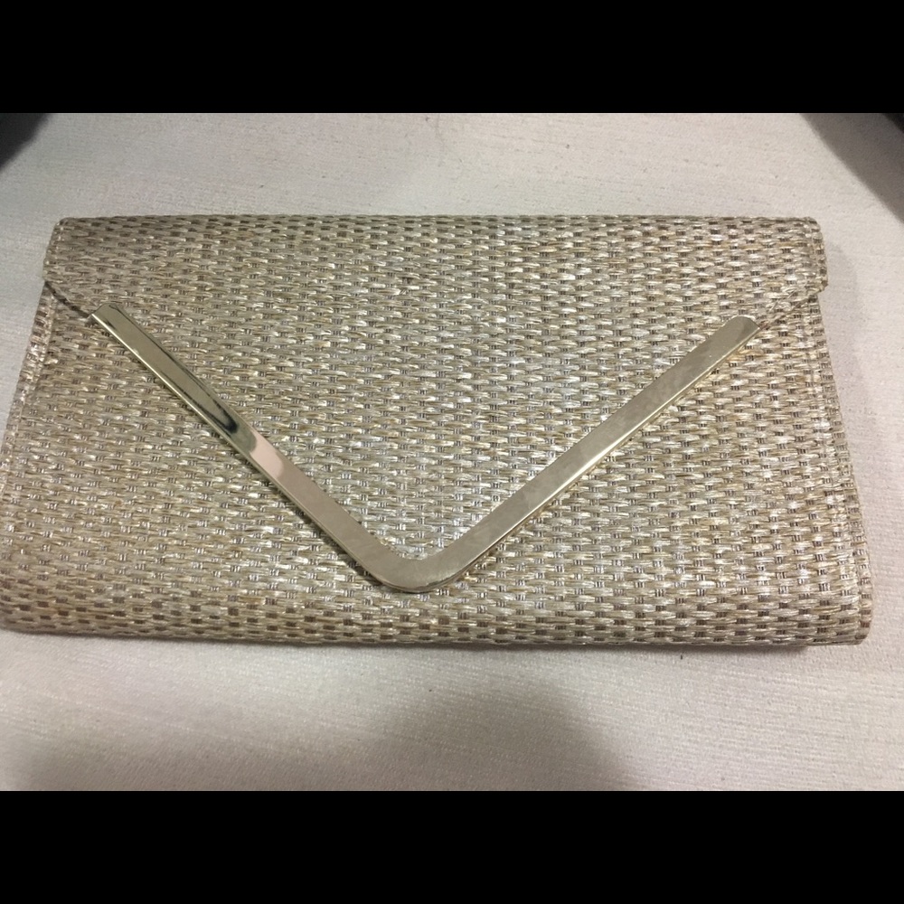 Wicker clutch