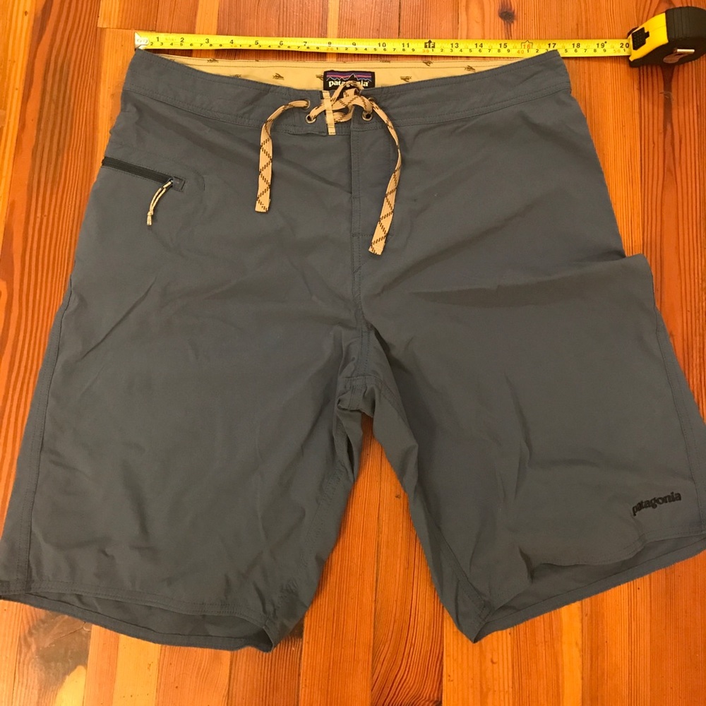 Patagonia Men's Board shorts 34