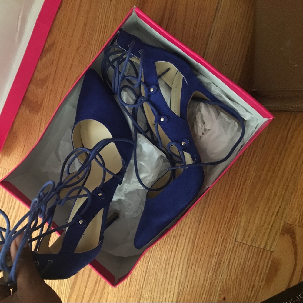 Never worn before Blue heels