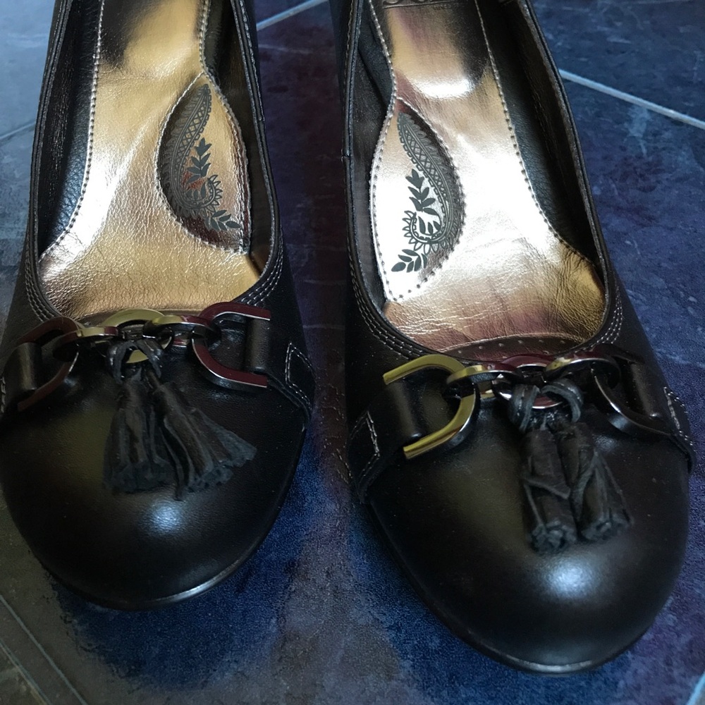 SÖFFT black leather pump with tassels. NWT. US 8M