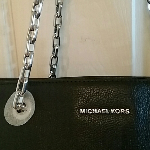 Authentic Michael Kors Mercer Tote - Picture 3 of 6