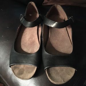 Black Naturalizer Sandals Edgy Flats