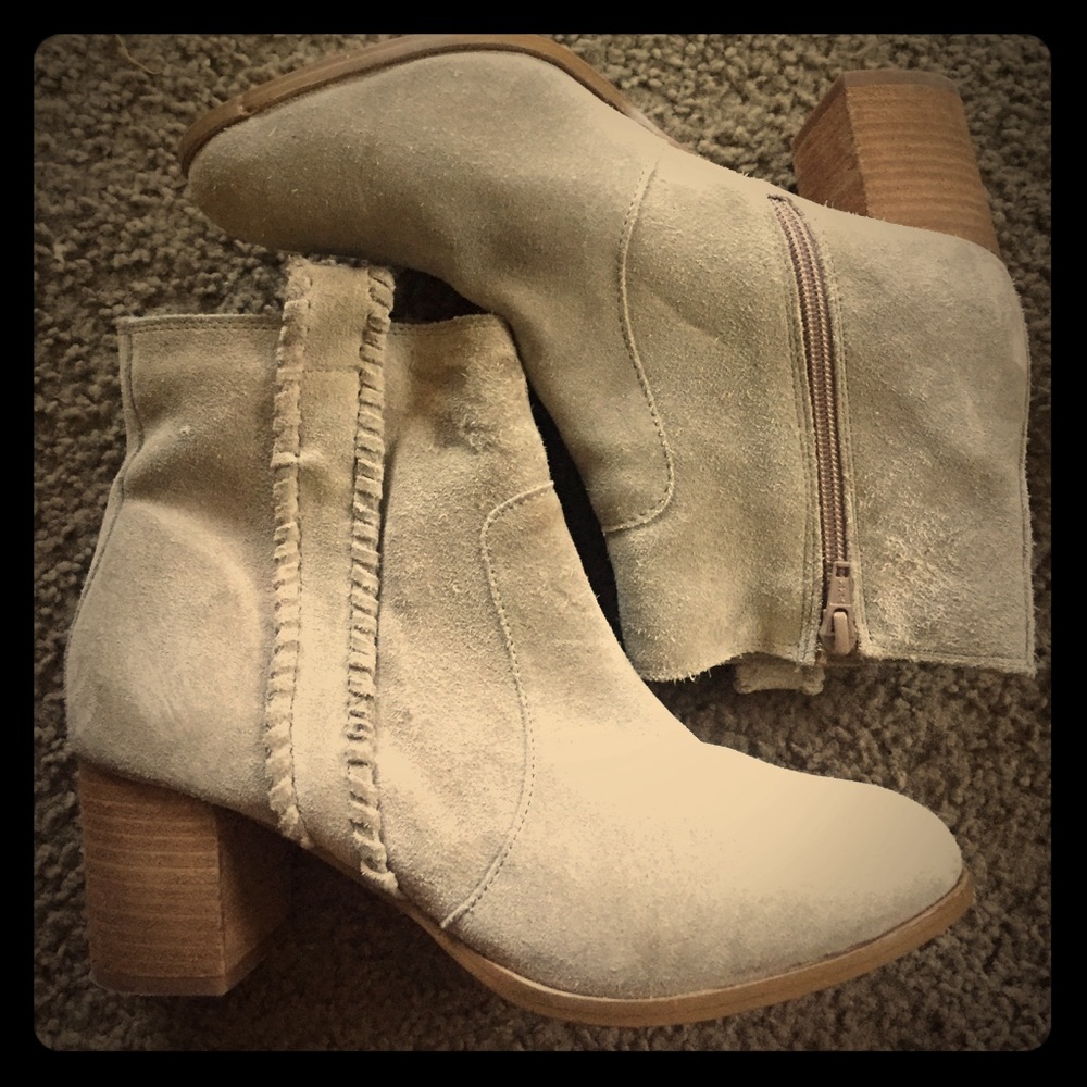 Tan Colored Coconuts by Matisse Booties