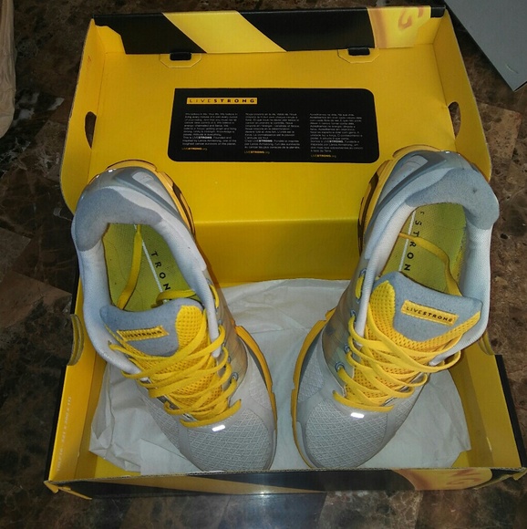Nike- Lunarglide+    Livestrong - Picture 2 of 4