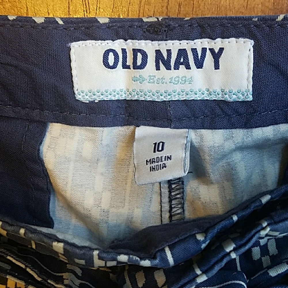Old Navy shorts - Picture 3 of 5