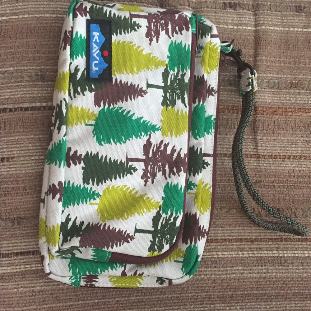 Kavu Grimholda Clutch Wristlet Wallet Woodlands