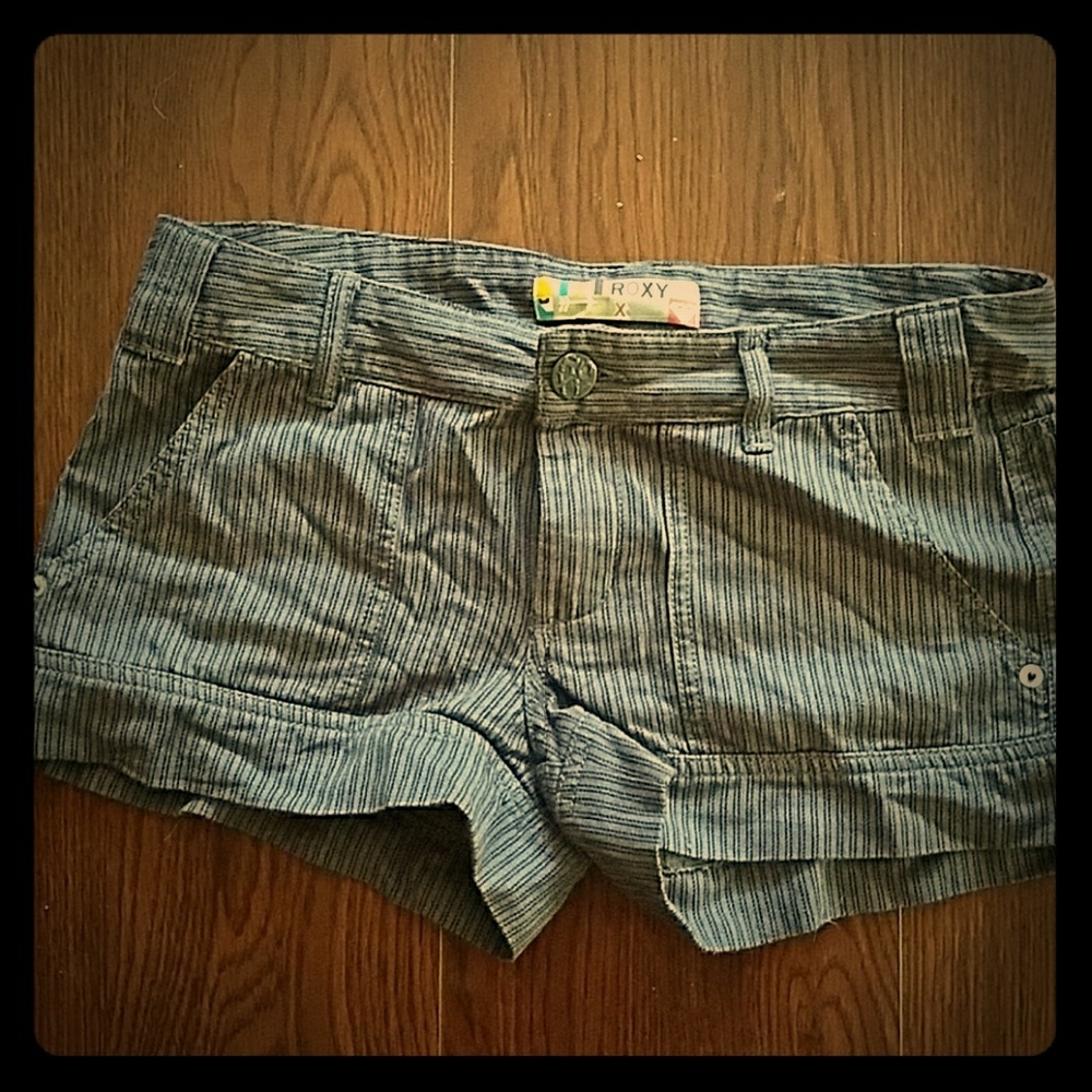 Last Call! Roxy pinstriped shorts sz. 3