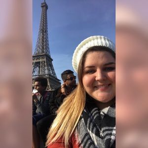 Meet your Posher, Emily