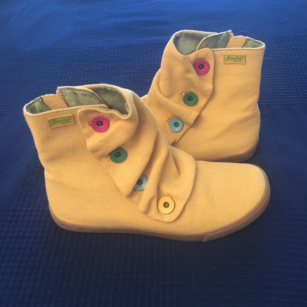 Blowfish Button Booties