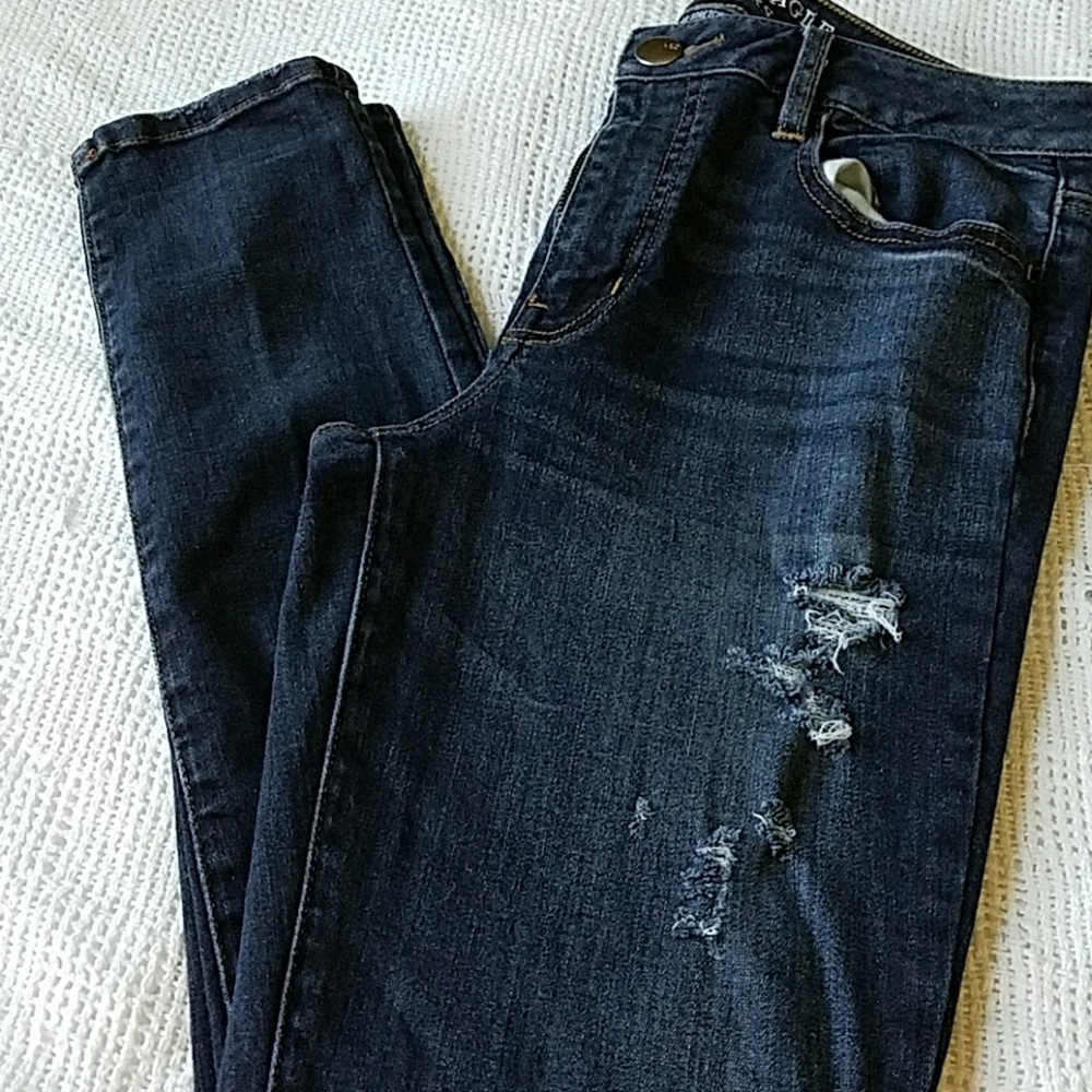NWOT Distressed American Eagle Jeggings