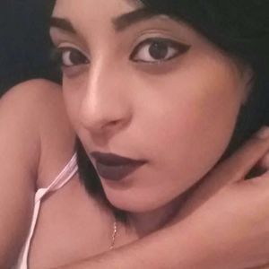 Meet your Posher, Estefani