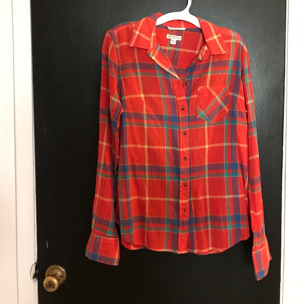 Lightweight long sleeved shirt