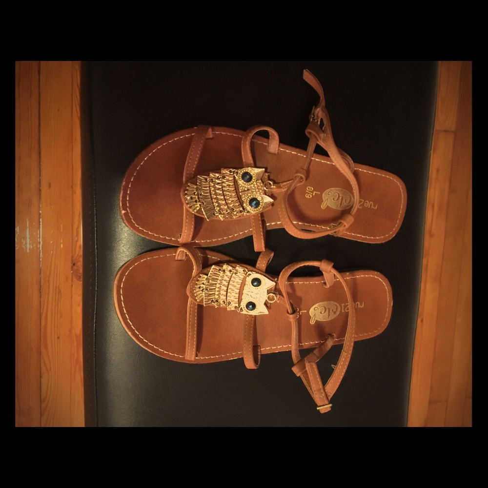 Owl pendant sandals