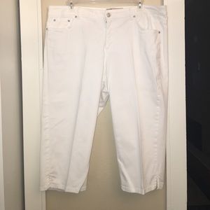 Stretch classic jms white Capri. EUC.