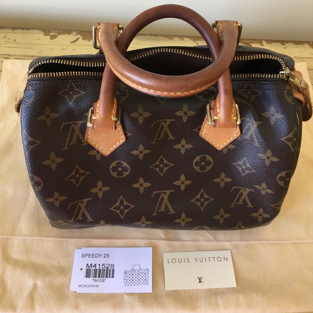 Louis Vuitton Monogram Canvas Speedy 25
