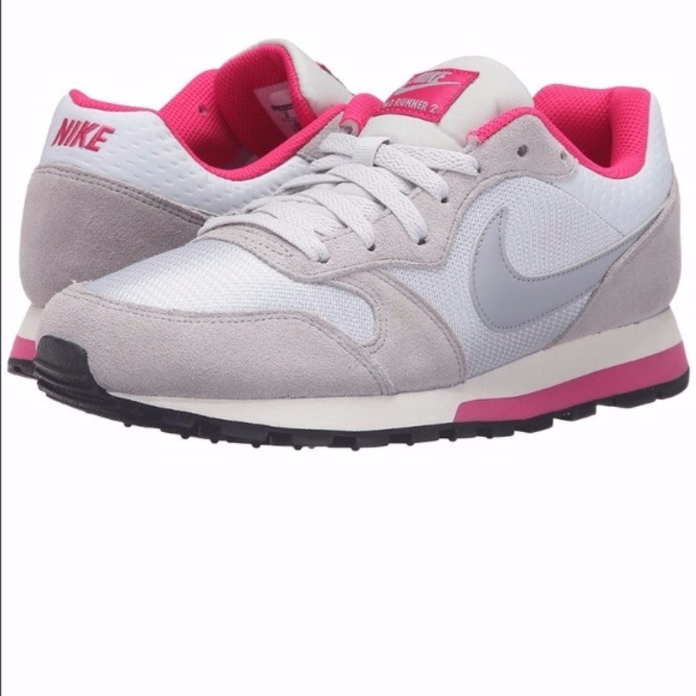 Nike Women's MD Runner 2