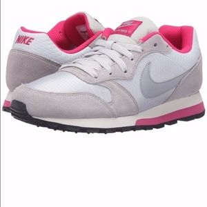 Nike Women's MD Runner 2
