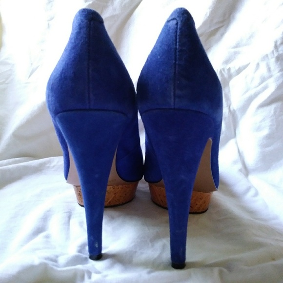 Heels - Picture 3 of 4