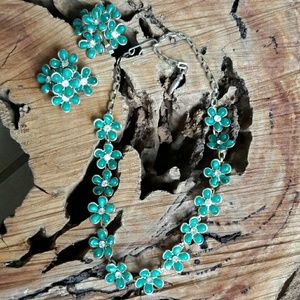 Beautiful vintage Coro Choker and earrings set❤