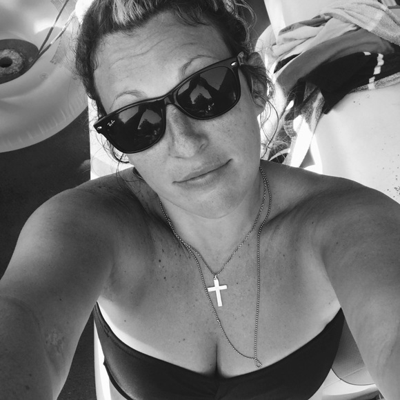 Meet your Posher, Kim - Picture 6 of 8