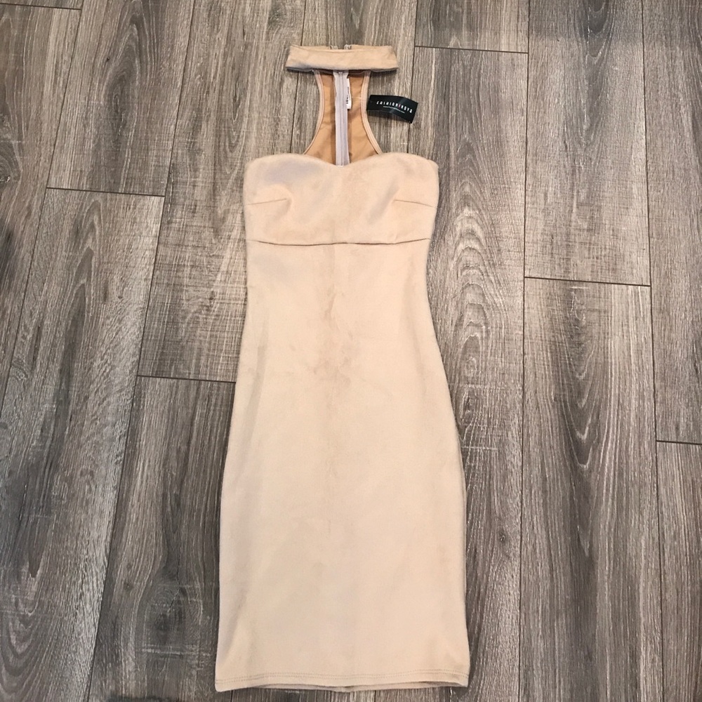 HOST PICK❤️❤️❤️ Cream dress w/ choker!