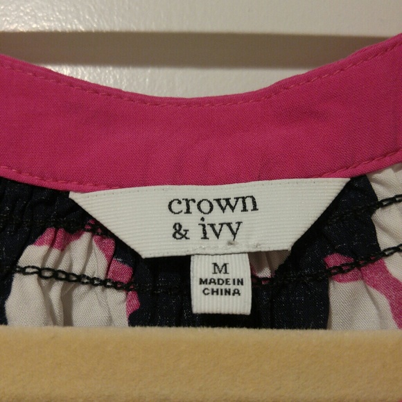 Crown & Ivy Blouse - Picture 2 of 2