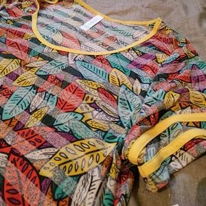 BNWT LuLaRoe Classic T pattern on pattern
