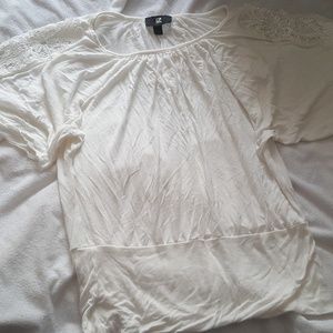 MUST GO-Lace-Shoulder Top