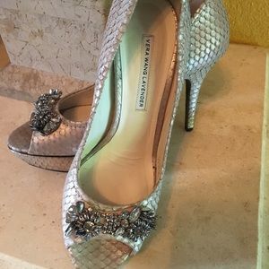Vera wang pumps