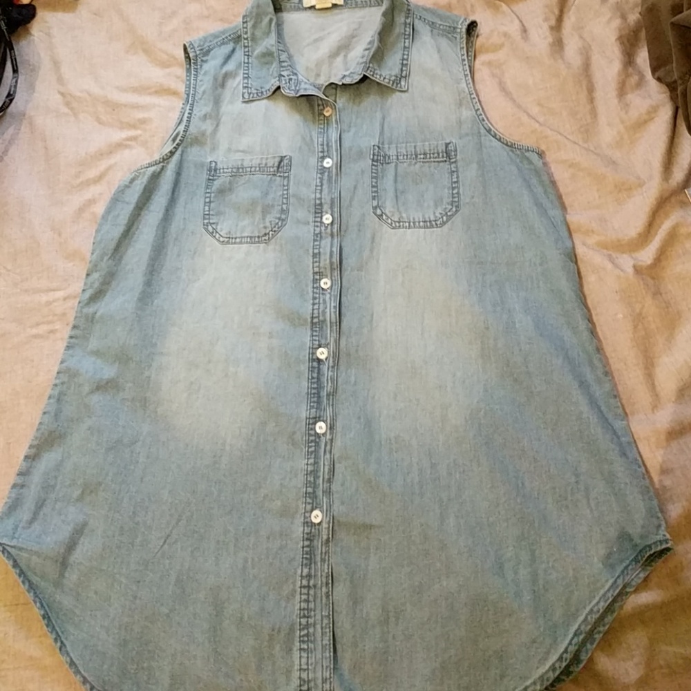 Sleeveless Chambray Denim Shirt