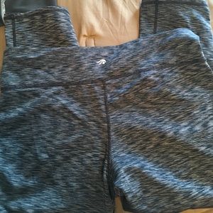 Spandex workout crop pants Size Large