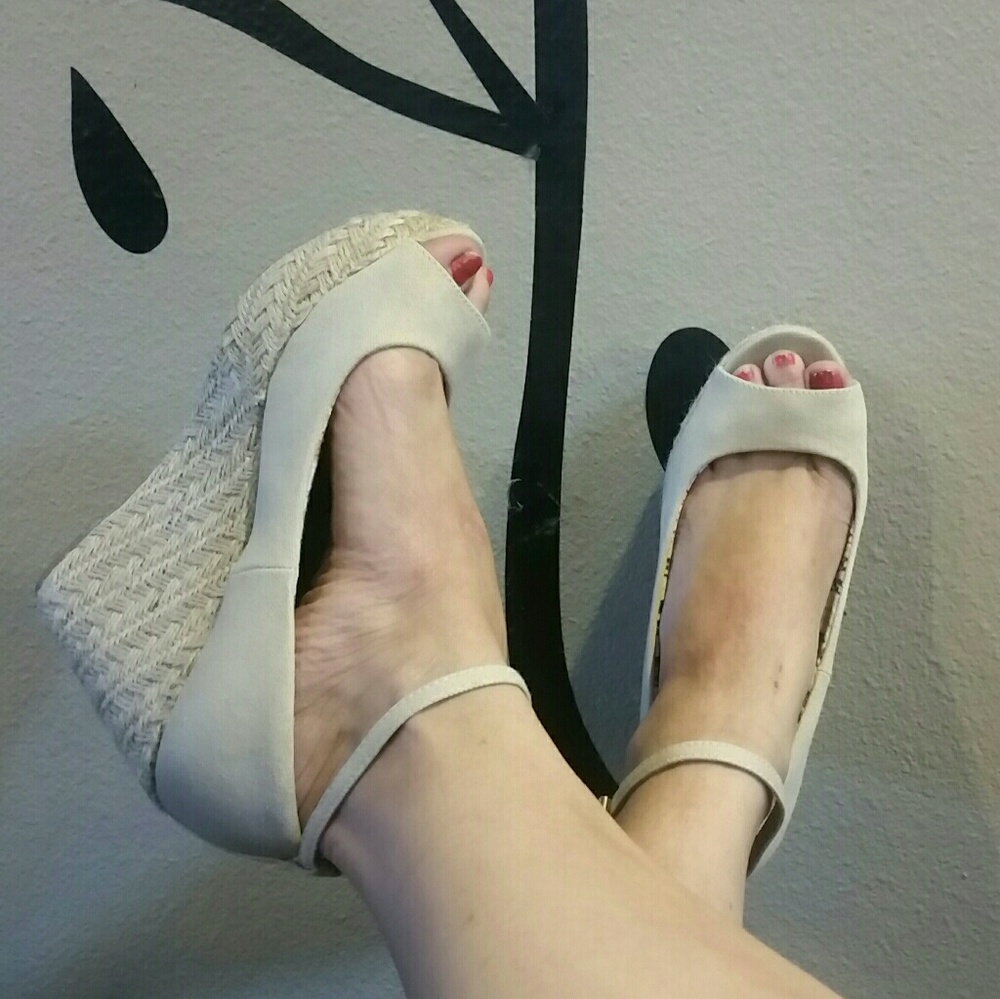 Report -  RICKI 8.5 Wedges - Picture 2 of 6
