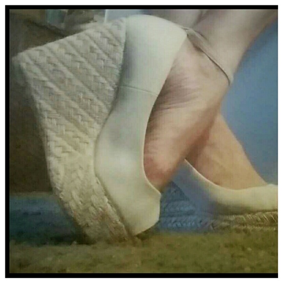 Report -  RICKI 8.5 Wedges - Picture 1 of 6