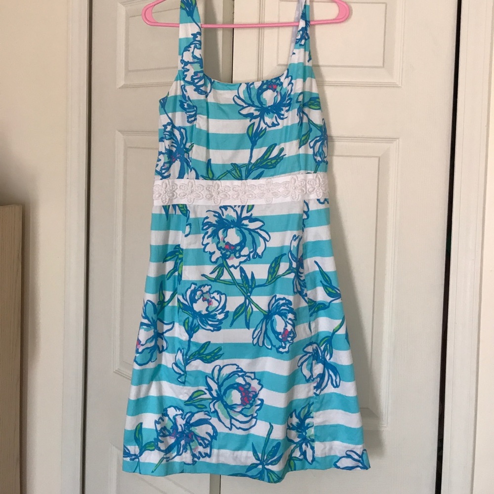 Lilly Pulitzer size 10 Sleeved Blue Dress