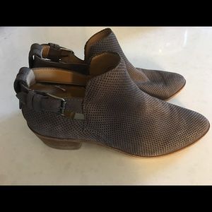 Dolce Vita perforated booties