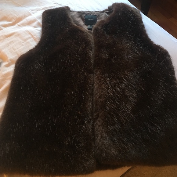 Faux fur vest - Picture 1 of 4